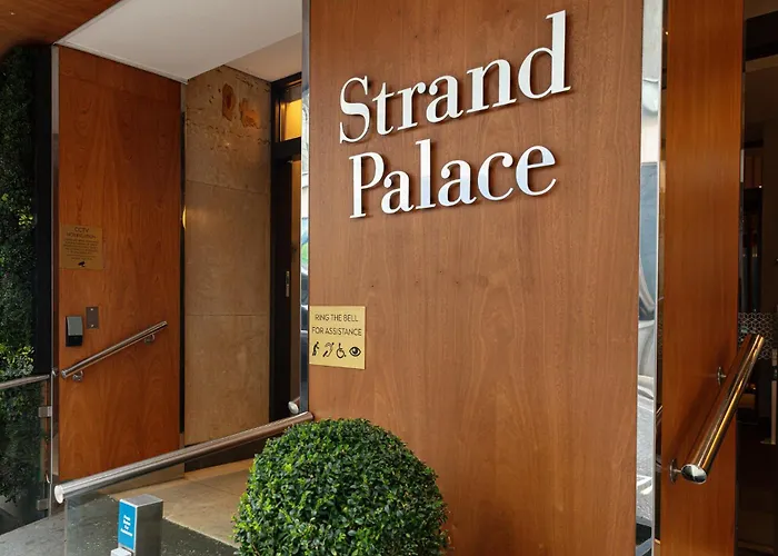Strand PalaceГотель